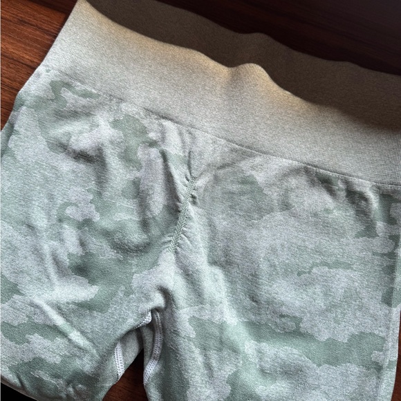 (Bundle) 5 pairs of Camo Seamless Leggings - Picture 3 of 16